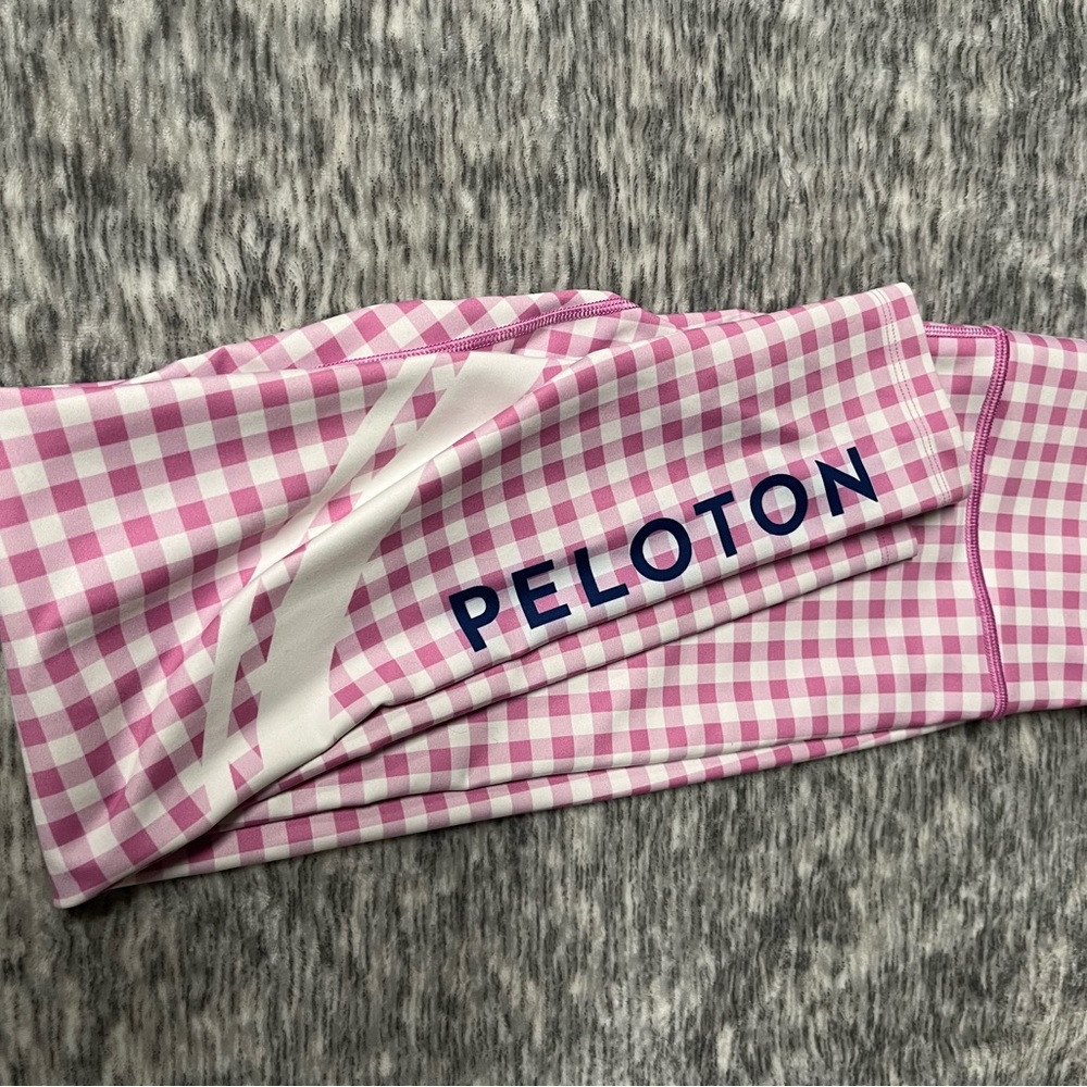 Peloton Pink Checkered Leggings - Picture 2 of 10